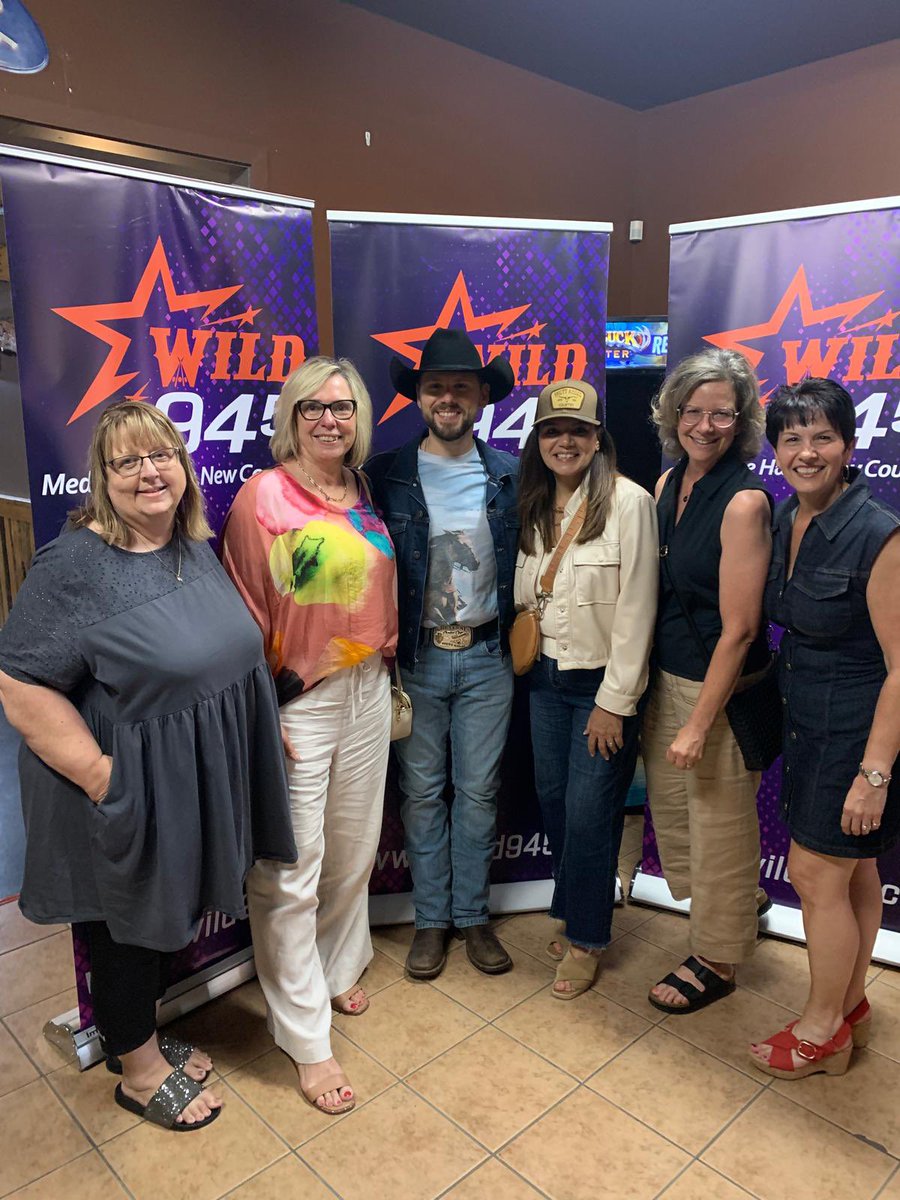 nancycallaghan's tweet image. #brettkissel 
#wildsecret
#Ralphs
#medicinehat
Awesome night of music with Brett Kissel!