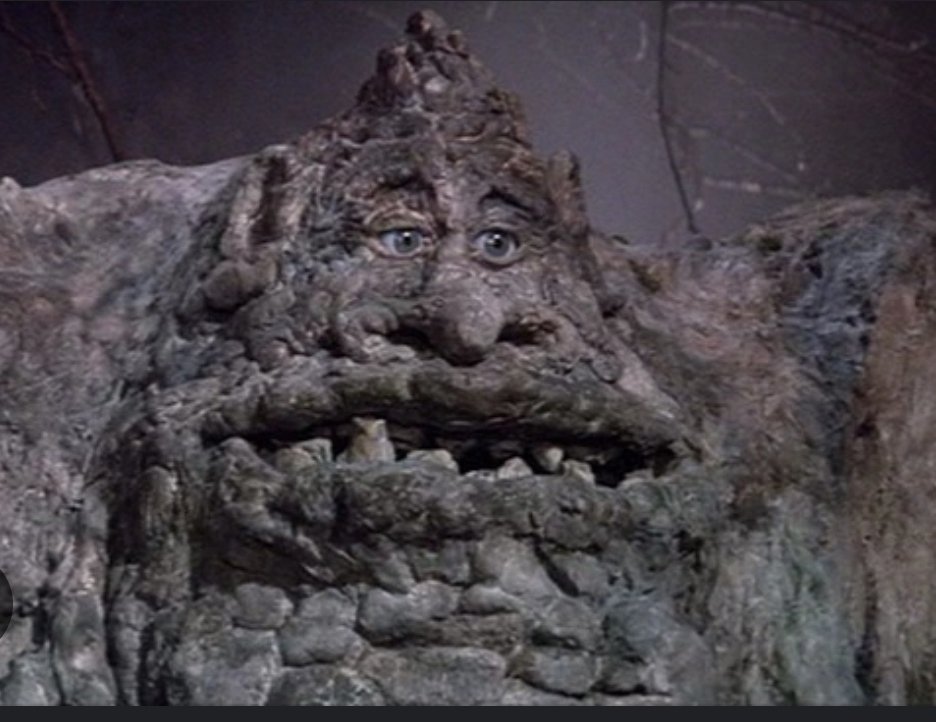 Mrwizeerd's tweet image. He just scarfed down an entire tribe of goblins and then looked at me like this