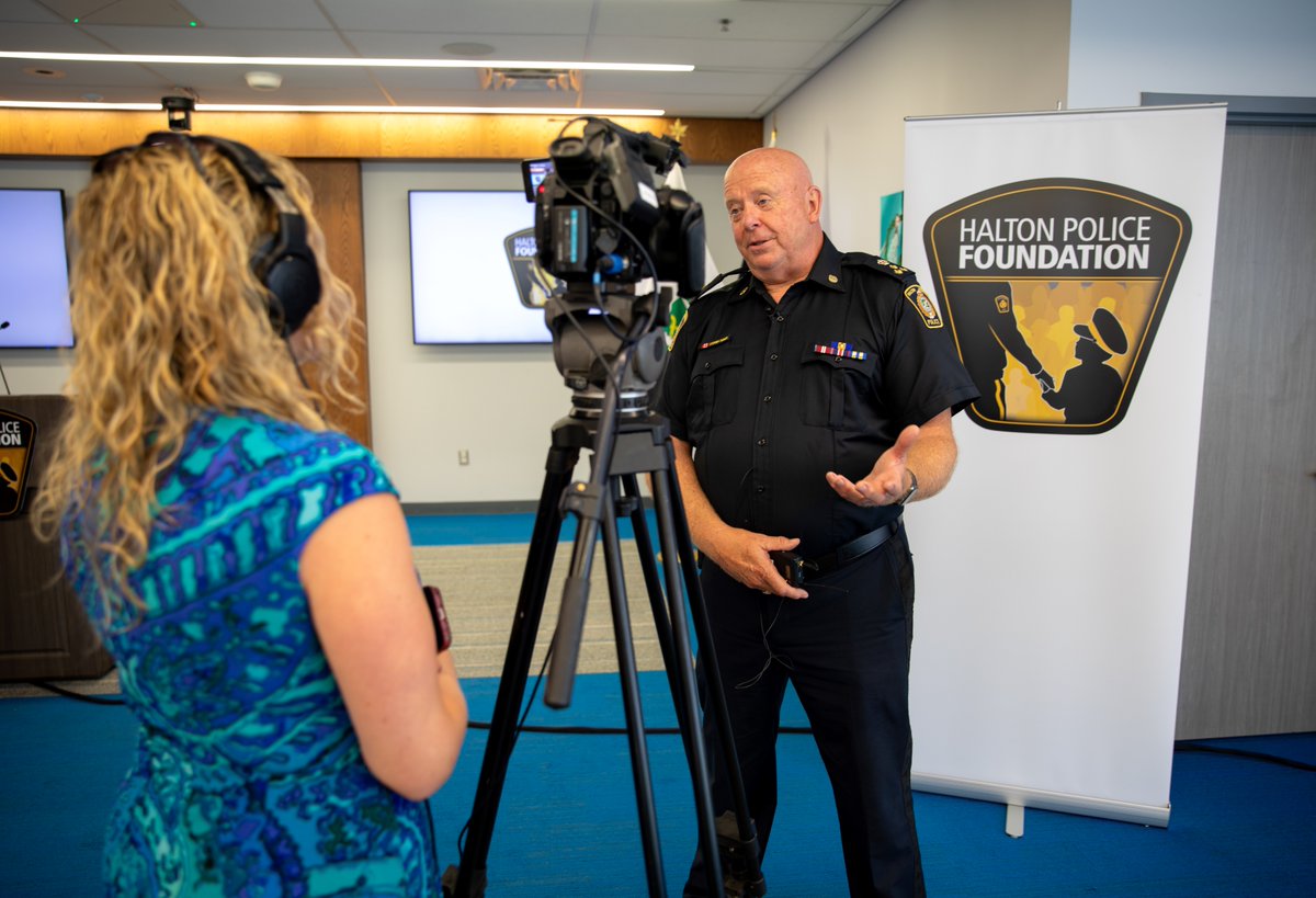 HaltonPolice's tweet image. Our officers often meet people on their worst days.
Though we are always ready to help, we know that the challenges people are facing go beyond what our Service alone can solve. What’s required is long-term, specialized support that can only be achieved through the power of…