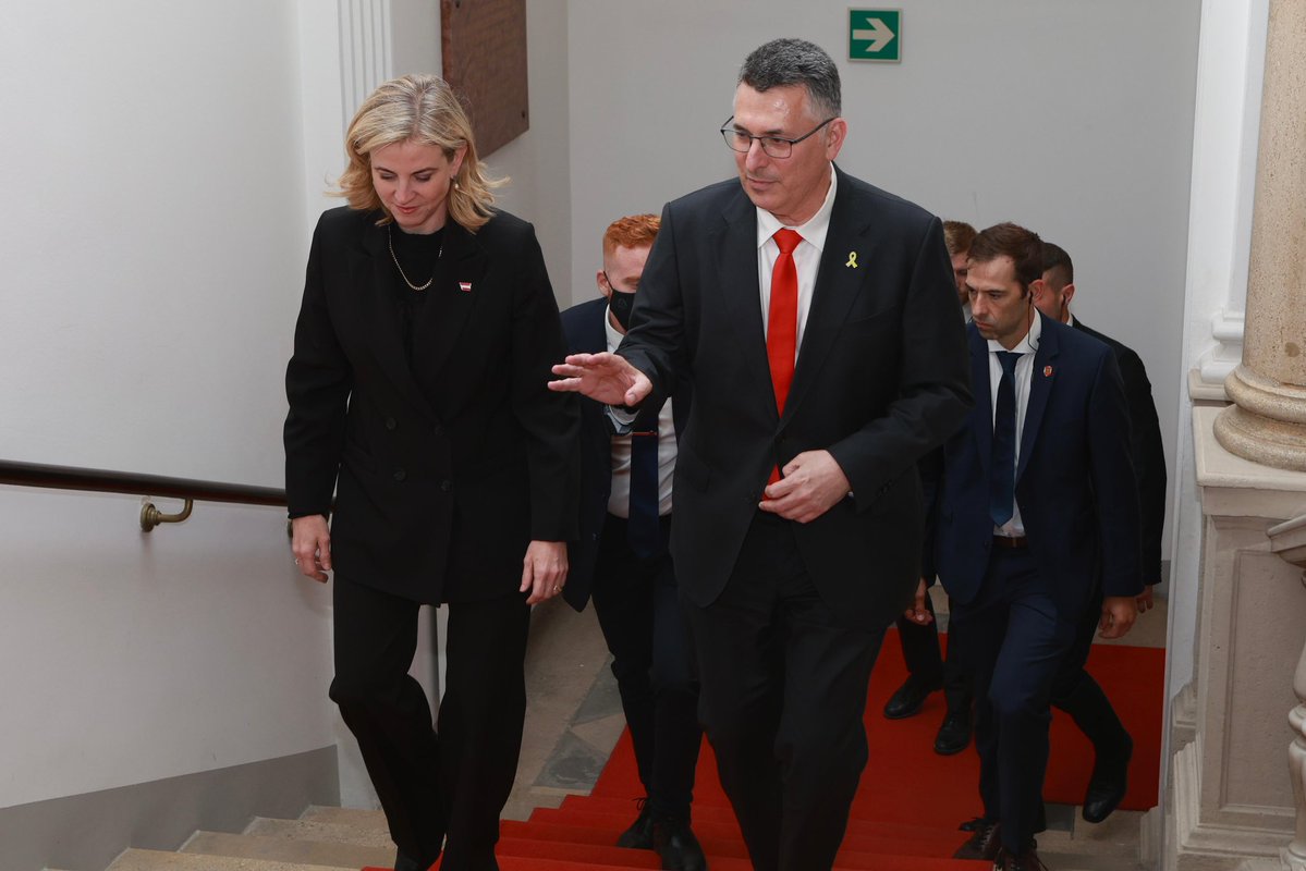 Grateful to my friend Austrian FM <a href="/BMeinl/">Beate Meinl-Reisinger</a> for the hospitality in Vienna, following her solidarity visit to Israel last week. I look forward to continuing our serious and strategic discussions tomorrow! 🇮🇱🇦🇹