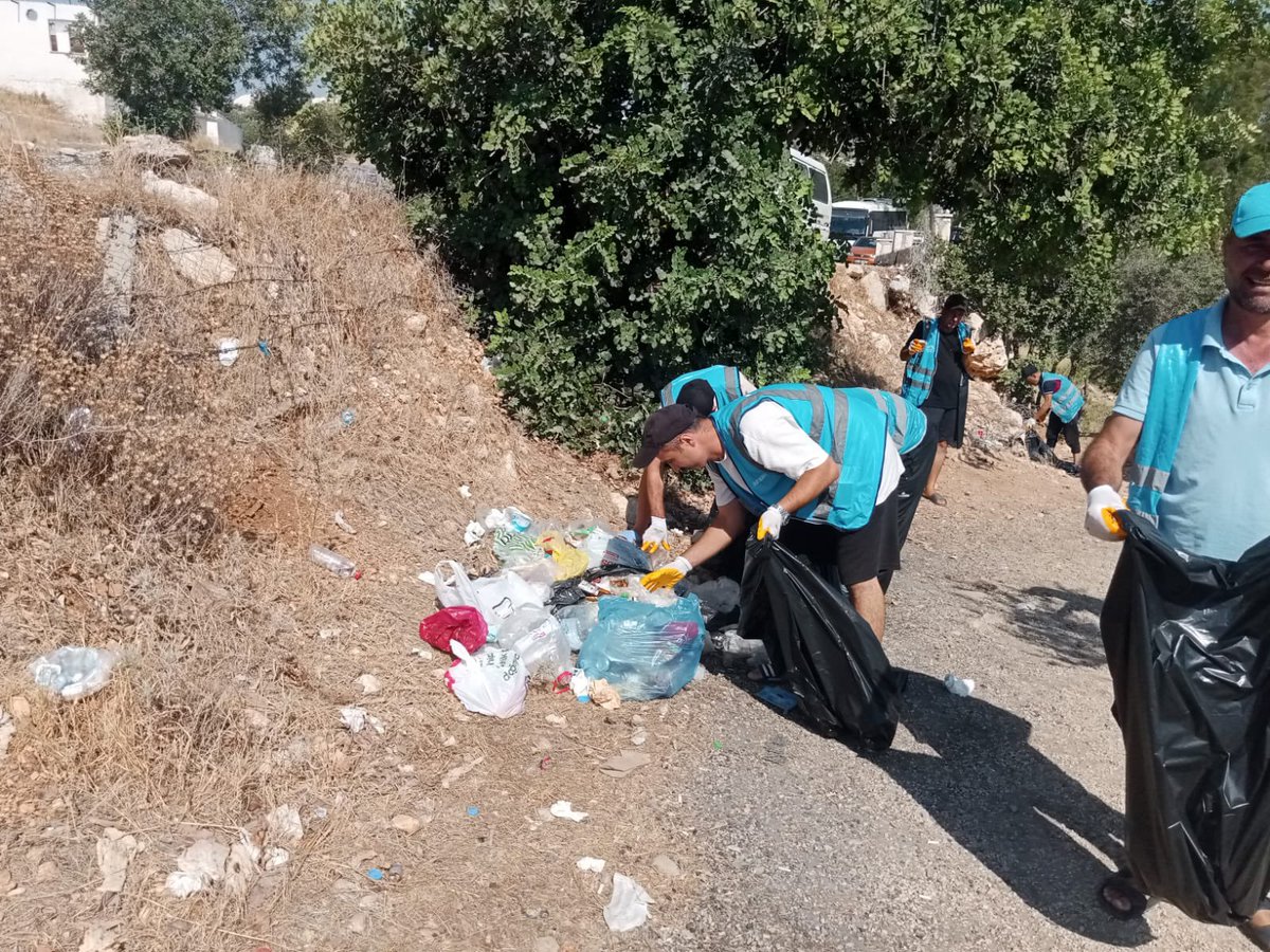 Sahadayız! 
📍Gemi Konağı
📍Akkum Plajı
📍Akyar 
📍Kızlar Hamamı

Temizlik İşleri Müdürlüğümüze bağlı ekiplerimiz ilçemize bağlı sahillerimizde çevre temizliği çalışmalarına devam ediyor. 

Çevremizi temiz tutma konusunda daha duyarlı, daha hassas davranmalıyız. Silifke hepimizin