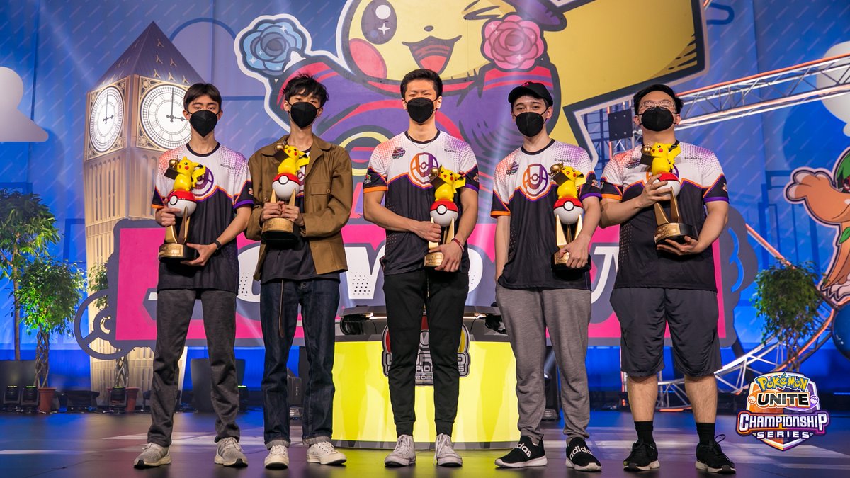 UniteEsports's tweet image. 2022: BLVKHVND
2023: @Luminosity
2024: @FENNEL_official
2025: ❓❓❓
Who's YOUR pick to earn the title of World Champions next month? 🏆
#PokemonUNITE | #UNITEesports