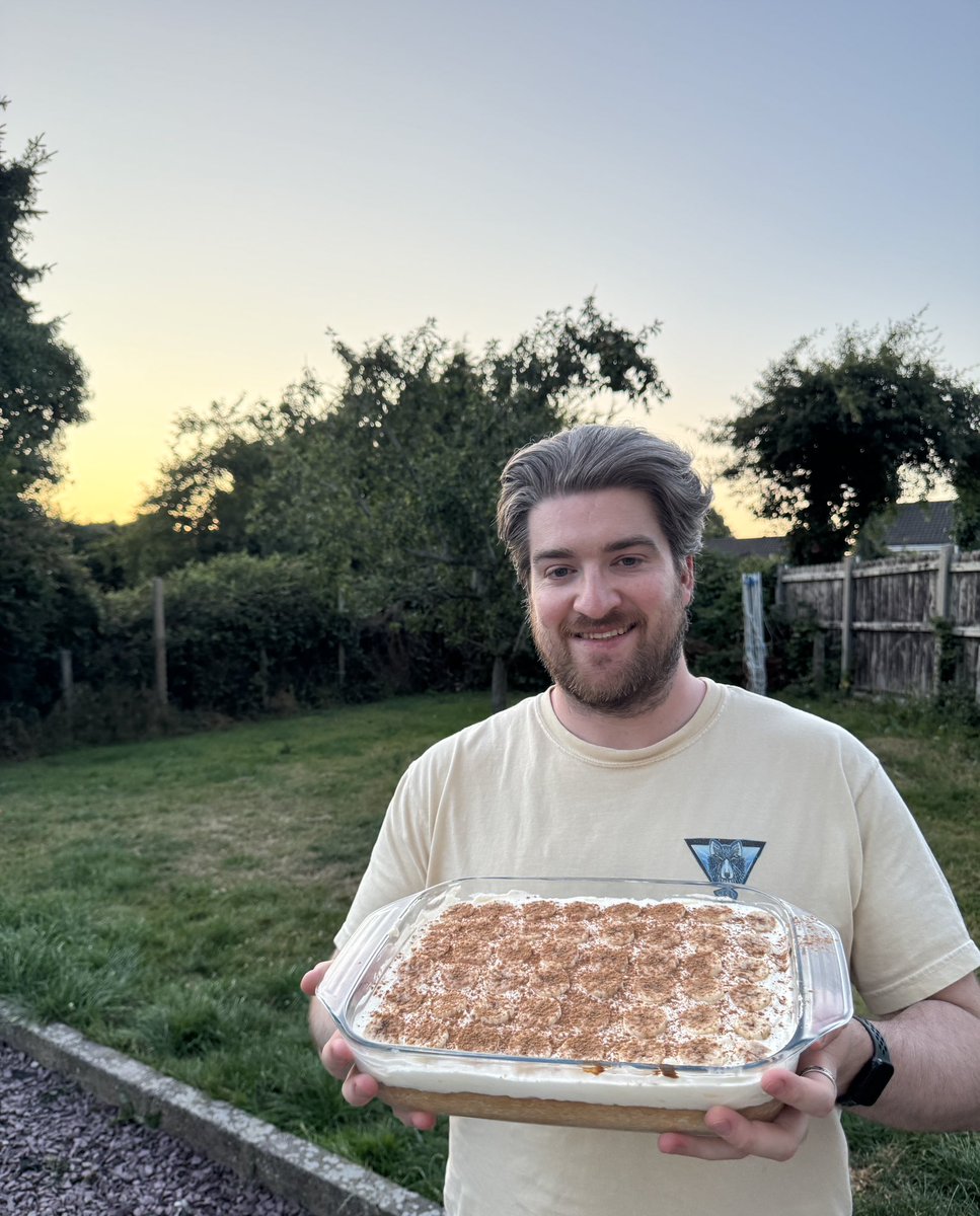 TheApexHound's tweet image. Thanks for all the birthday wishes, I’m old as shit. Grateful for everything though 🤝