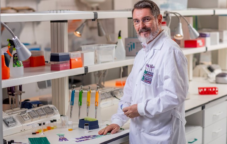 📰Researchers from NOVA FCT, LAQV REQUIMTE in Caparica, Portugal, in collaboration with Spanish researcher teams at the University of Valencia, Polytechnical of Valencia, and the Enterprise Optical Sens, have developed a pioneering bracelet capable of detecting common date rape