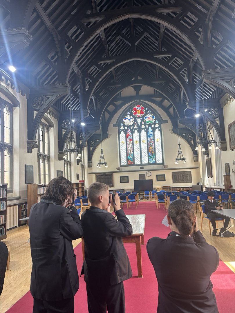 officialhallx's tweet image. Our new Year 9 GCSE Photography students had an amazing Transition Day, exploring the upper school and taking part in their very first photoshoot.The results? Creative, bold and full of potential! This group is already showing a fantastic eye for photogr… hallx.me/kWsCT