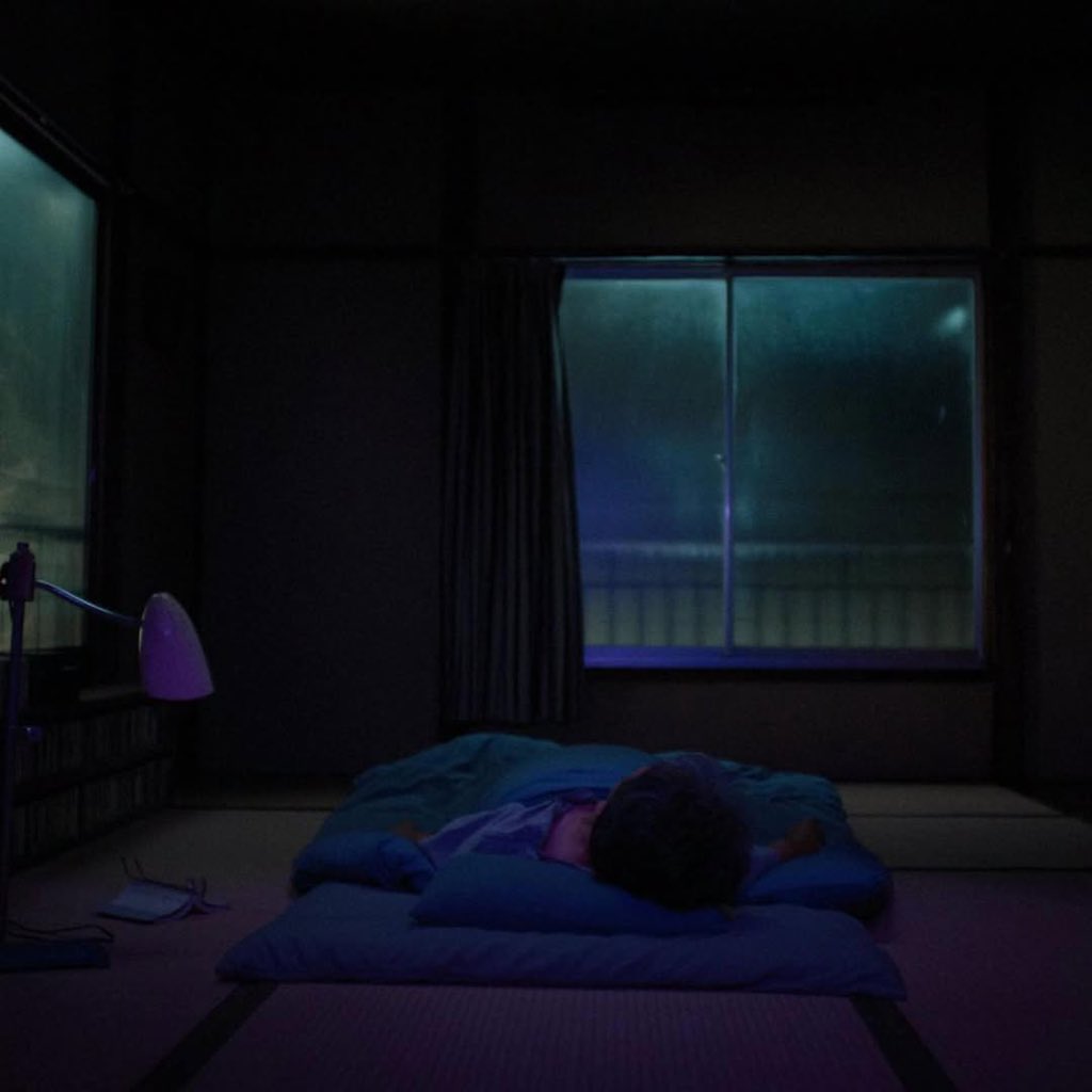 “hâlâ bilmediğim çok şey var. hayat böyle bitiyor.”