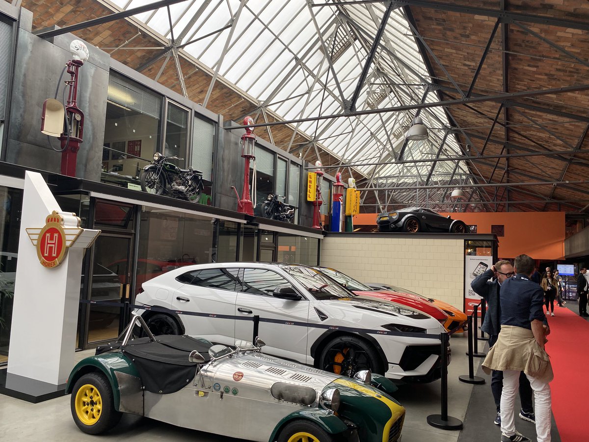 Daniel Oh (@danieloh30) on Twitter photo Tech leaders night at WeAreDevelopers🤩 What a nice place to catch up with many classic and modern cars🤩🤩 Tech leaders night at WeAreDevelopers🤩 What a nice place to catch up with many classic and modern cars🤩🤩