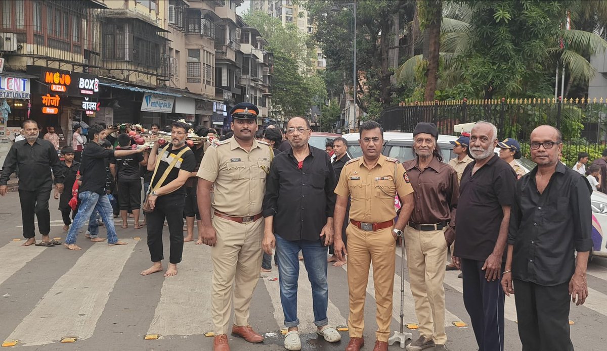 syedazizul5's tweet photo. SANKLI STREET SHABE ASHUR JULOOS.
 We highly appreciate the support and cooperation of Mumbai Police  for Moharram procession on Sat. 05.07.2025 from Sankli Street to Byculla. Look forward for the same in future too.
Syed Azizul Hasan
@MumbaiPolice 
@CPMumbaiPolice 
@AgripadaPS https://t.co/NhbVx7lAo8