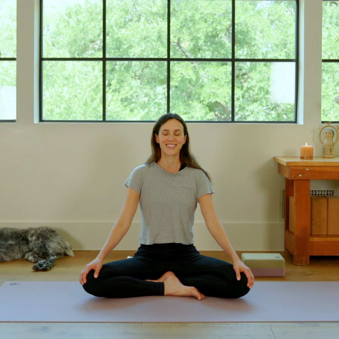 Trust the Process 🌿 In a world obsessed with instant results, yoga gently reminds us: it’s about the journey, not the destination. Join Adriene for this mindful session to honor where you are and nurture trust in the unfolding process.
youtu.be/5qudWyJNlMA?si…