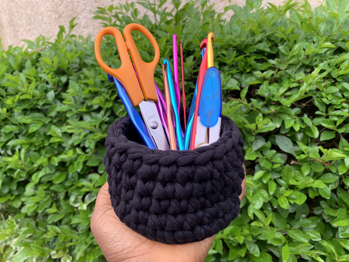 ajulcrochet's tweet photo. Mini storage basket
You can use for make up brushes, pens, small tools or even skincare.
🏷️5,000 naira only

📍Jos https://t.co/mvMhdJ8rSw