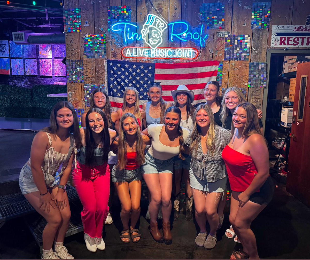 Team lunch before 6pm game. Yeehaw 🤠