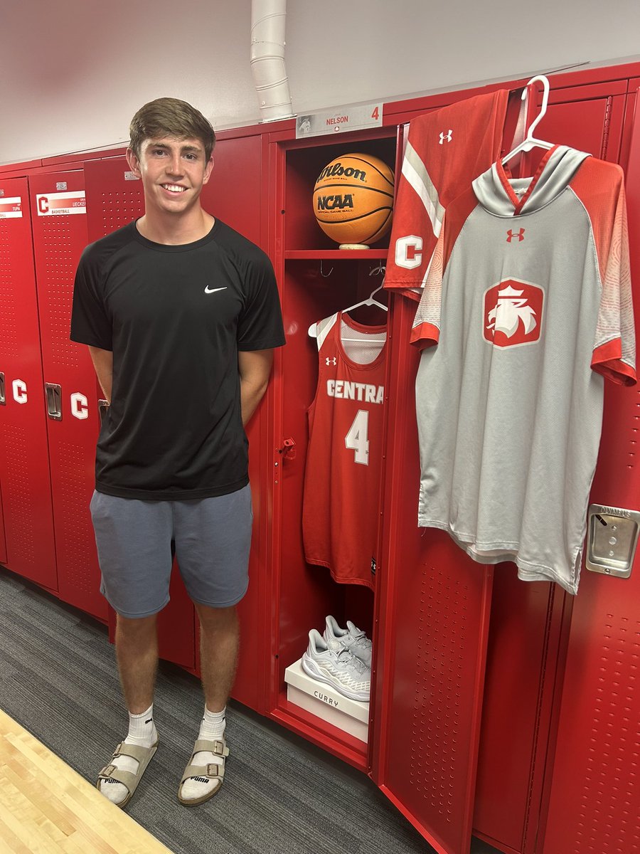 Thank you <a href="/CoachCRiordan/">Conor Riordan</a> for the great visit! It was awesome to learn more about what <a href="/CentralDutchMBB/">Central Men's BBall</a> is all about!