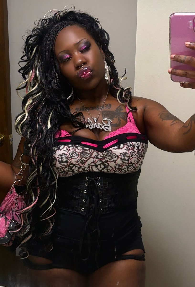 xo_Mz.Fly2k_xo tweet media