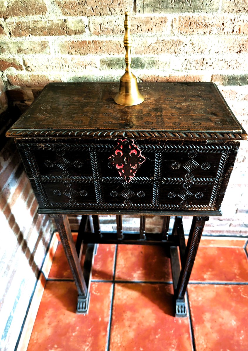 KatySnchez's tweet image. Bargueño antiguo #bargueño #campana #mueble  #hacerfotos