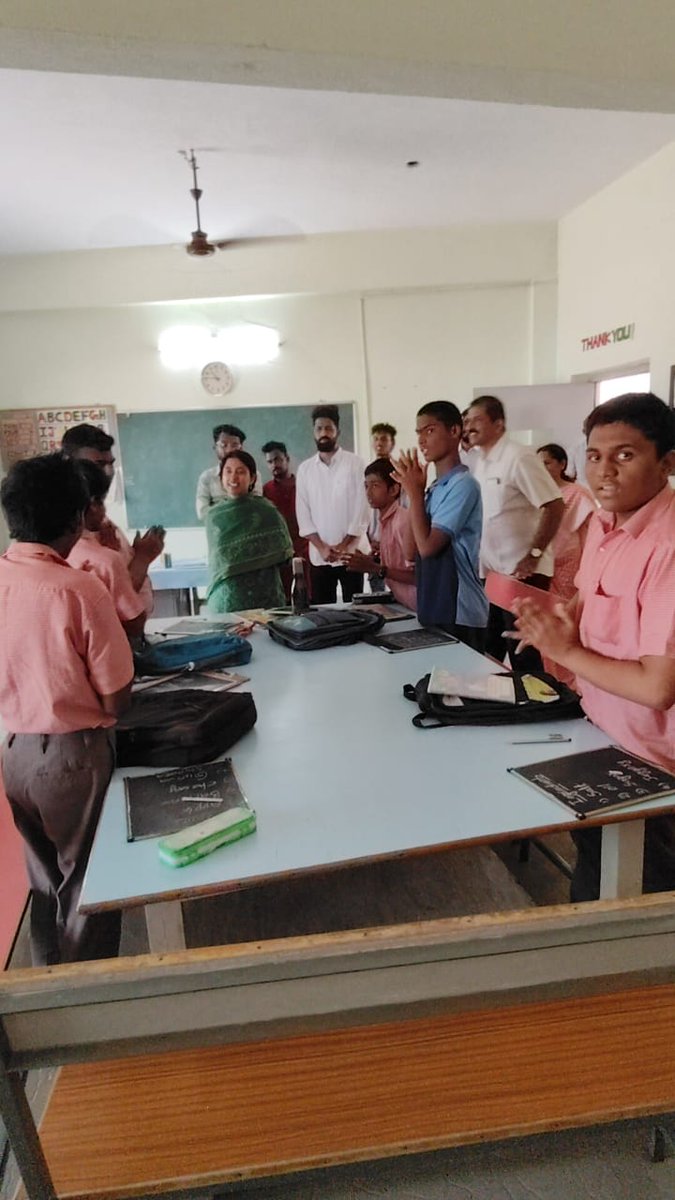 BharathiReddyYS's tweet image. Yesterday, on YSR Mama Garu’s 76th birth anniversary, I had a heartwarming interaction with the students of Venkatappa Memorial School in Pulivendula. Their energy, discipline, and dreams truly reflect the values Mama stood for.
#YSR #Pulivendula #Education #YSJagan #YSRLivesOn