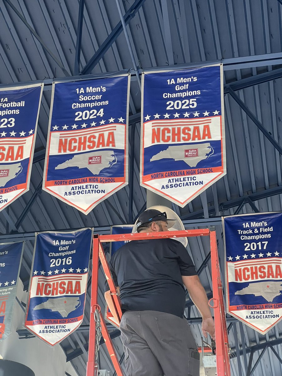 GraniteBears's tweet image. today we add 2 more to the rafters
GO 🐻⚽️⛳️ @MACSchools @granitesquad @MrCoryLeeSmith @MABearHistorian @debohiatt