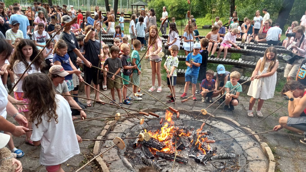 Our CAL Poland Mission team has returned! Teaming up once again with Proem Ministries, our volunteers played a vital role in supporting their weekly summer camps. These camps are a beacon of Christian outreach, touching the lives of children throughout Eastern Europe! 🌍 🙌