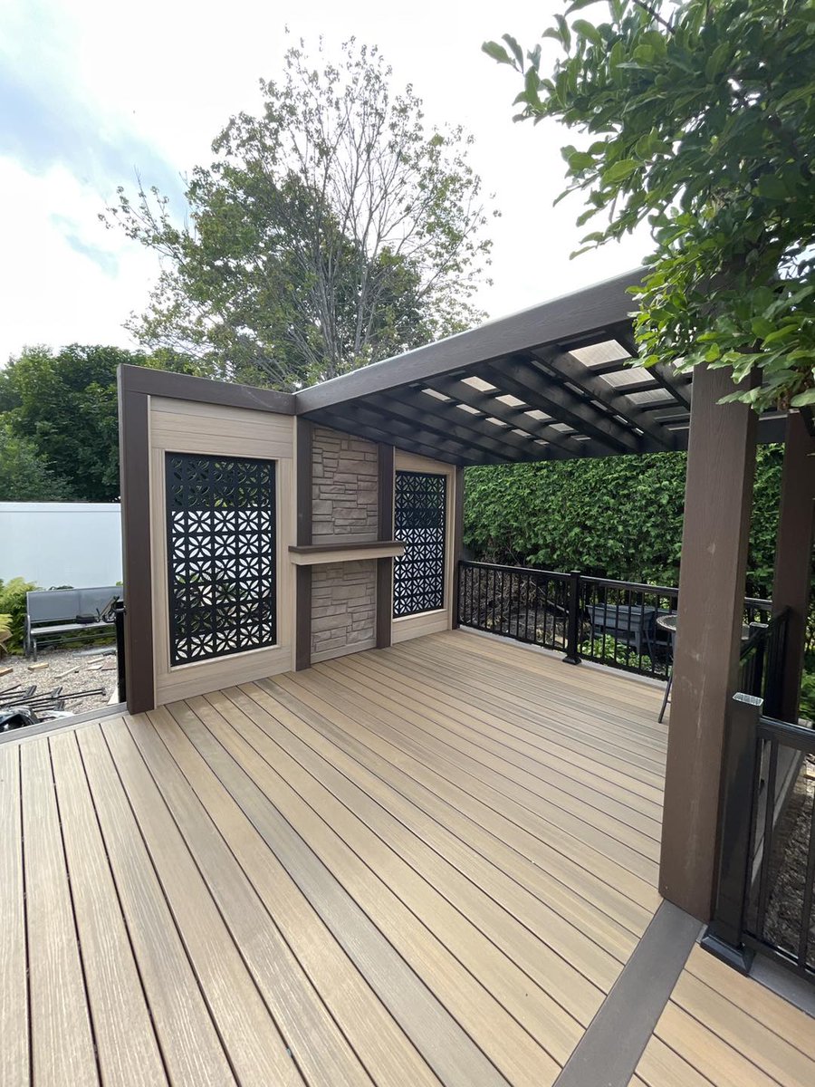 pghpropertyremo's tweet photo. Wood warps. Composite wins.
Real wood looks good—until the sun, rain, and time take their toll.
Composite boards stay smooth, rich-colored, and splinter-free year after year.
We build decks that last. Period.
#TrexDecking #DeckDesign #OutdoorLiving https://t.co/VfqUZ01Sim