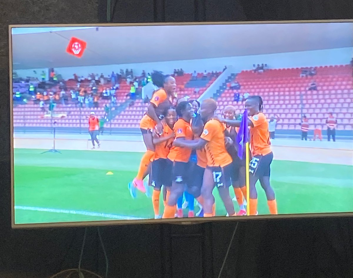 The Copper Queens make it 3 goals pass the Lionesses. ⚽️⚽️⚽️ Barbara Banda and Ndiaye staring out. #gtvsportsplus #WAFCON2024 #FreenBecky #JAKE