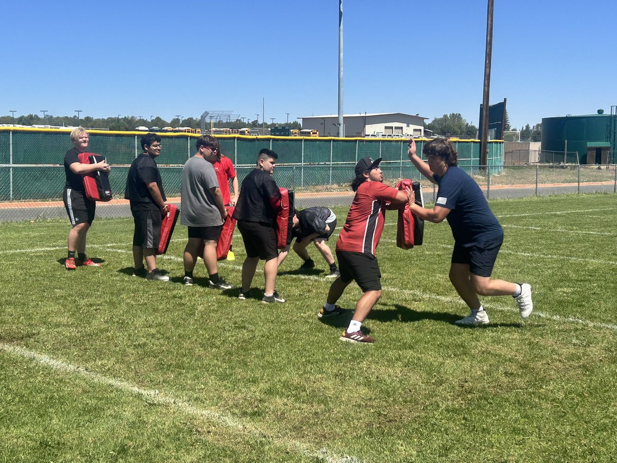 ChandlerPrep_FB's tweet image. Practice 6 was crisp! One more opportunity today to get better #BeTheStandard