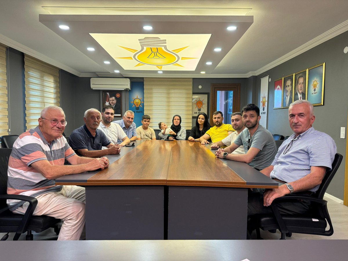 aksurmene's tweet photo. 📍AK Parti Sürmene İlçe Başkanlığı
İlçe Koordinatörümüzün Sıtkı AKTAŞ’ın katılımı ile İlçe Başkanımız Hasan Basri ŞAHİN’in riyasetinde haftalık ilçe yönetim kurulu toplantımızı gerçekleştirdik.

#aksürmene https://t.co/4i7SQrafvq