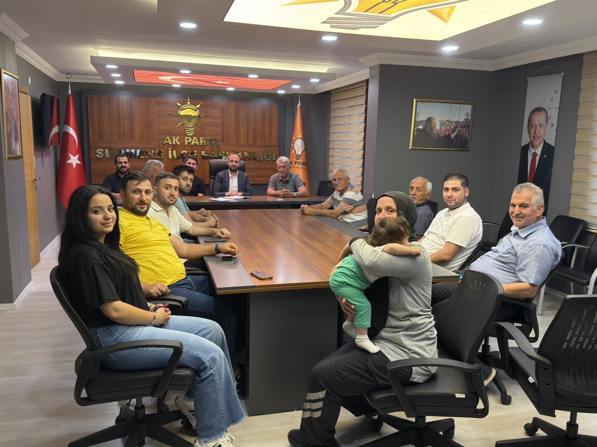 aksurmene's tweet photo. 📍AK Parti Sürmene İlçe Başkanlığı
İlçe Koordinatörümüzün Sıtkı AKTAŞ’ın katılımı ile İlçe Başkanımız Hasan Basri ŞAHİN’in riyasetinde haftalık ilçe yönetim kurulu toplantımızı gerçekleştirdik.

#aksürmene https://t.co/4i7SQrafvq