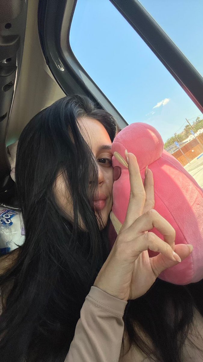 How many hours into a road trip does your spine start crying?
Luckily my neck's got a pillow—back’s hanging on by a thread tho
What do y’all even take for road trip back pain? Asking for... me