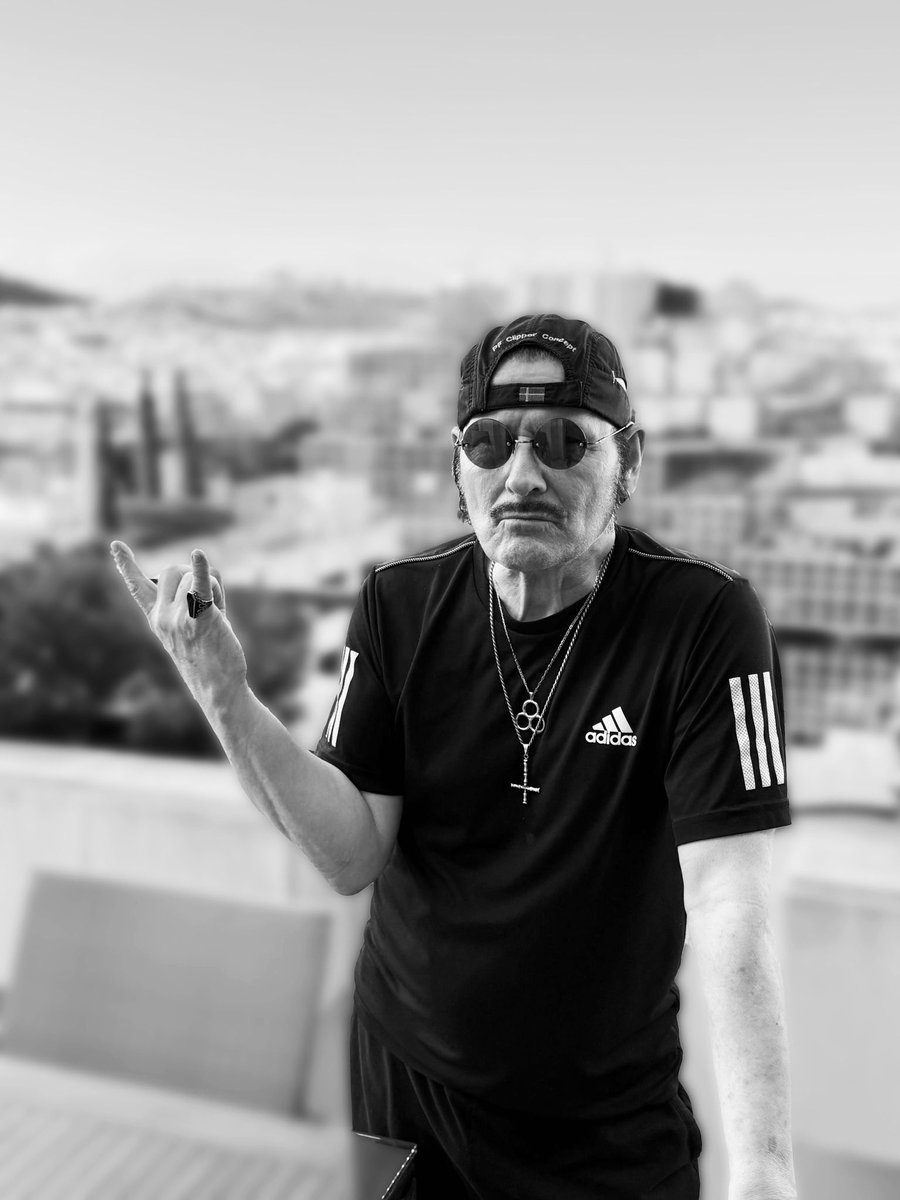 kingdiamond's tweet image. ⚠️ Due to a recent bout with strep throat, King Diamond was forced to cancel a few shows to recover—but the King has returned.
Now in Athens and ready to summon the spirits at @RockWaveFest we thank you for your patience and support.
See you in the shadows… 🔮🇬🇷