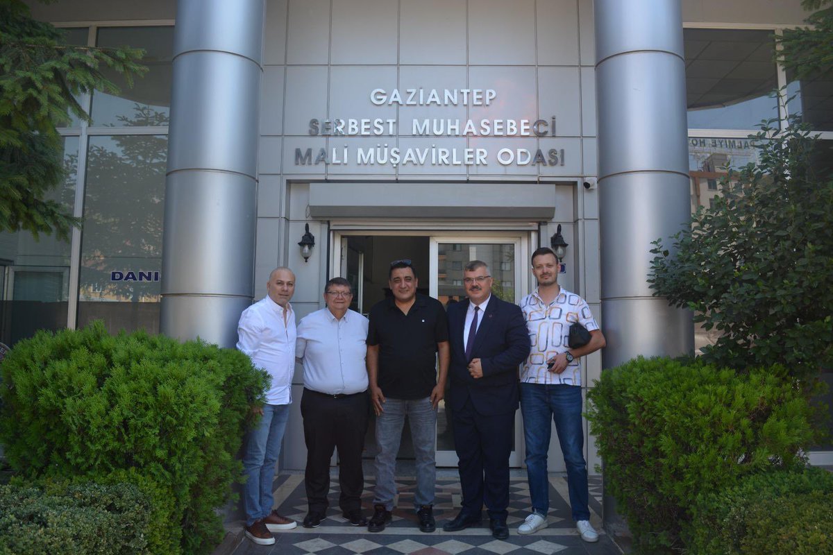 Gsmmo başkanlığına seçilen kıymetli dostum sayın <a href="/aihsancelikbas/">Ali İhsan Çelikbaş</a> a hayırlı olsun ziyaretinde bulunduk. Yeni görevinde başarılar diliyorum kıymetli dostum.