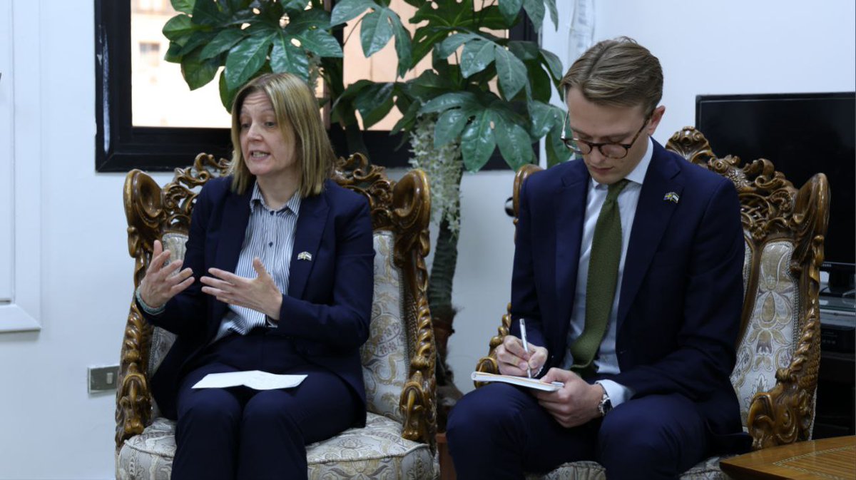 SyrMOfj's tweet image. استقبل النائب العام في الجمهورية العربية السورية السيد "حسان التربة" القائمة بأعمال السفارة السويدية السيدة "جيسيكا سفاردستورم"، وذلك في إطار تعزيز التعاون بين النيابة العامة في سوريا ودولة السويد.
جرى خلال اللقاء بحث سبل دعم التعاون المشترك بين سوريا والسويد على مستوى الادعاء…