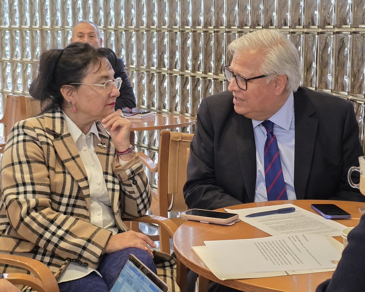 Hoy asumimos el compromiso de poner en tabla en la Comisión de Trabajo del Senado, el proyecto que establece "un permiso laboral para que dirigentes de comités y cooperativas de servicios sanitarios rurales (APR) para puedan atender emergencias en su operación".