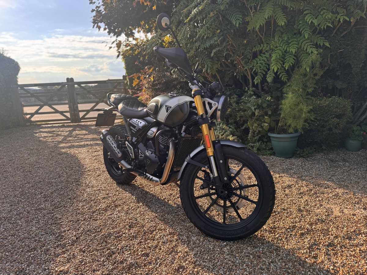 Summer evening rides! 🤟🏼🏍️