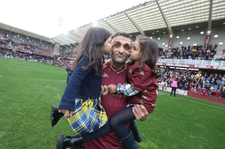 𝙔 𝙋𝙖𝙥𝙞 𝙨𝙚𝙜𝙪𝙞𝙧á 𝙮𝙚𝙣𝙙𝙤 𝙖 𝙋𝙖𝙨𝙖𝙧ó𝙣 𝙩𝙤𝙙𝙤𝙨 𝙡𝙤𝙨 𝙙𝙤𝙢𝙞𝙣𝙜𝙤𝙨...💕
Pero lo tendrás a tu lado,no sobre el césped...

🤗 𝐆𝐑𝐀𝐂𝐈𝐀𝐒 𝐏𝐎𝐑 𝐓𝐔 𝐄𝐍𝐓𝐑𝐄𝐆𝐀,𝐓𝐔 𝐋𝐔𝐂𝐇𝐀 𝐘 𝐃𝐄𝐅𝐄𝐍𝐃𝐄𝐑 𝐓𝐀𝐍 𝐁𝐈𝐄𝐍 𝐄𝐒𝐓𝐄 𝐄𝐒𝐂𝐔𝐃𝐎 <a href="/vazquezvictoryo/">victor vazquez</a>