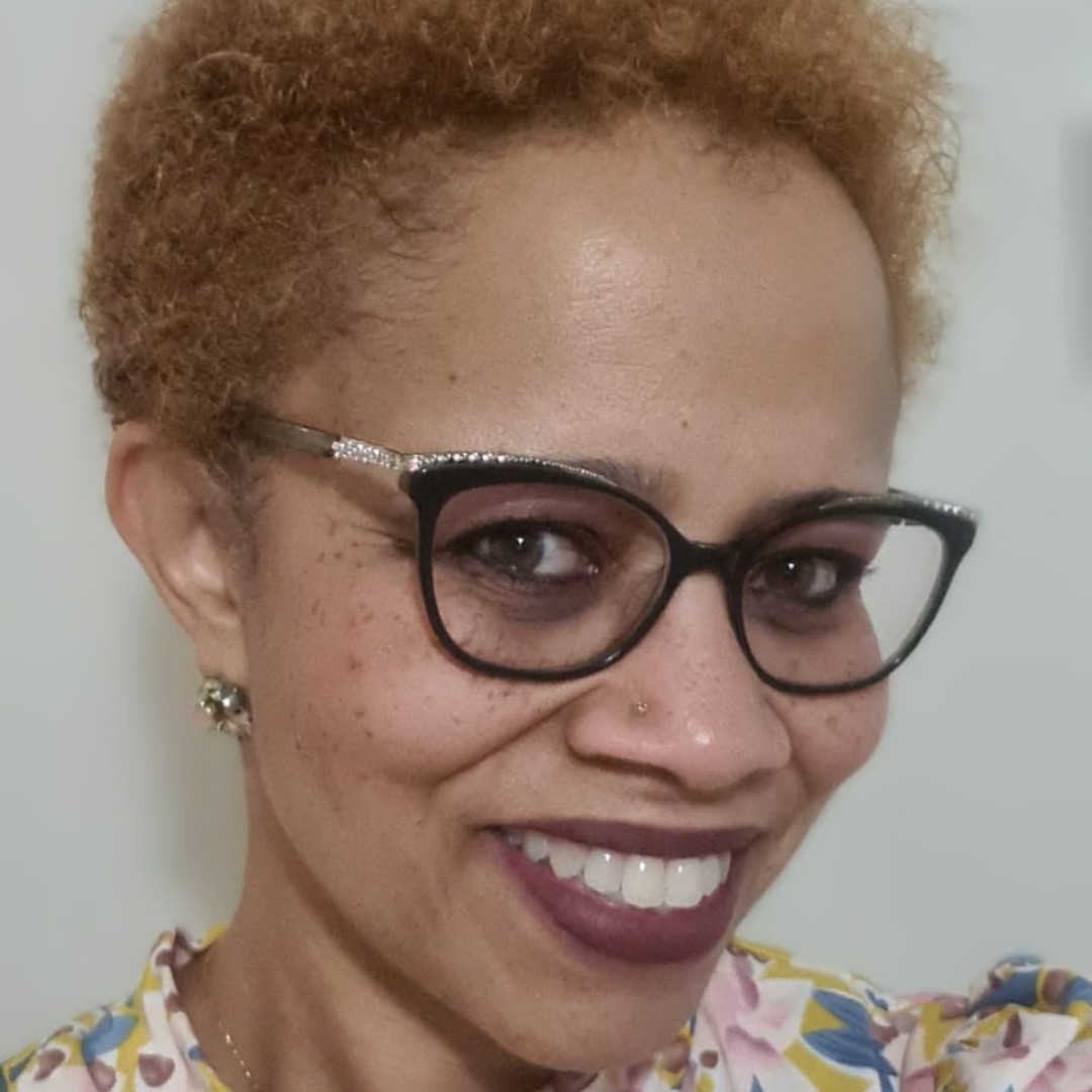 cclguk's tweet image. During cancer treatment, CYP and their families will meet and receive care from a wide range of healthcare professionals 💛 In Contact magazine, we hear from @HanyGabra, Dr Maria Clement & Vicky Holden about their roles: bit.ly/4nzJypn @GreatNorthCH @Leeds_Childrens
