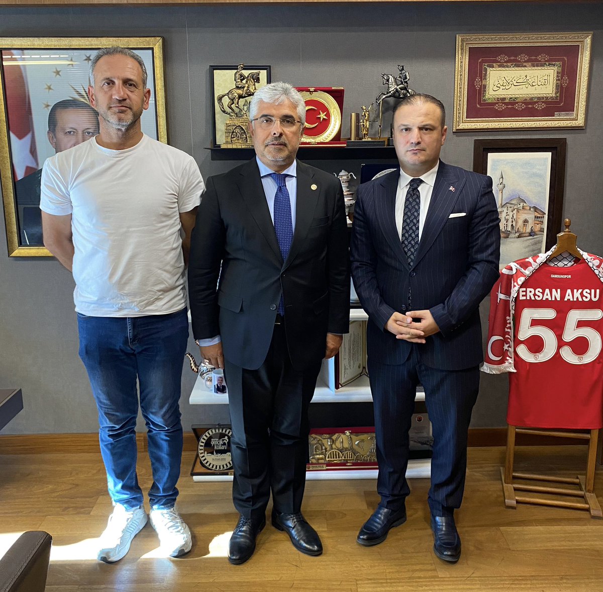 📍#TBMM

Gazi Meclisimizde, Samsun Rölöve ve Anıtlar Bölge Müdürü Sn. Ali Sarıalioğlu ve Makina Mühendisi Sn. Zafer Ofli'yi ağırladık.

Ziyaretleri nedeniyle kendilerine teşekkür ediyorum.