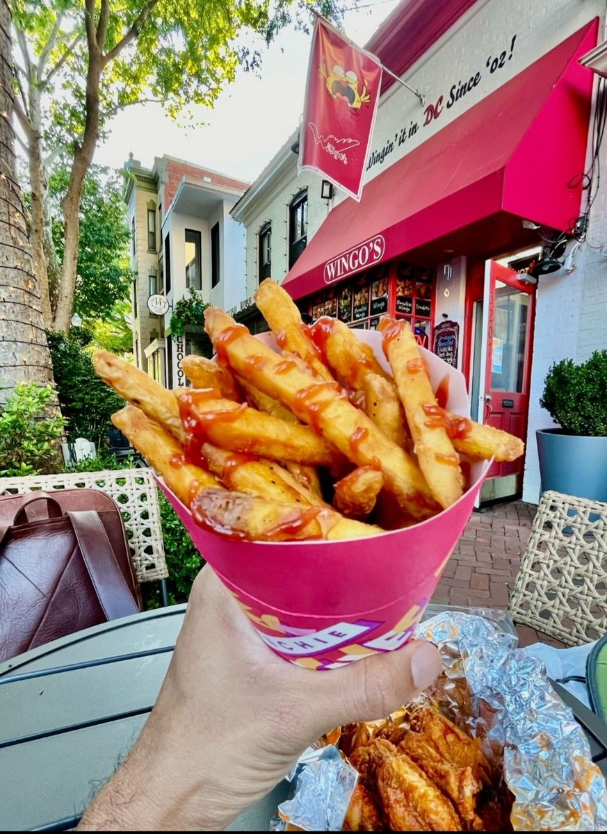 ✨ Wingo’s Georgetown — a DC staple since 2002!
🌃 Come support a local favorite and enjoy Georgetown under the stars 🌟

🔥 Walk-in &amp; dine-outside special:
🍗 3 jumbo tenders, 🍟 fries &amp; 🥤 drink — just $11.99!

📍 Pull up, relax, and taste the tradition.

#WingosGeorgetown