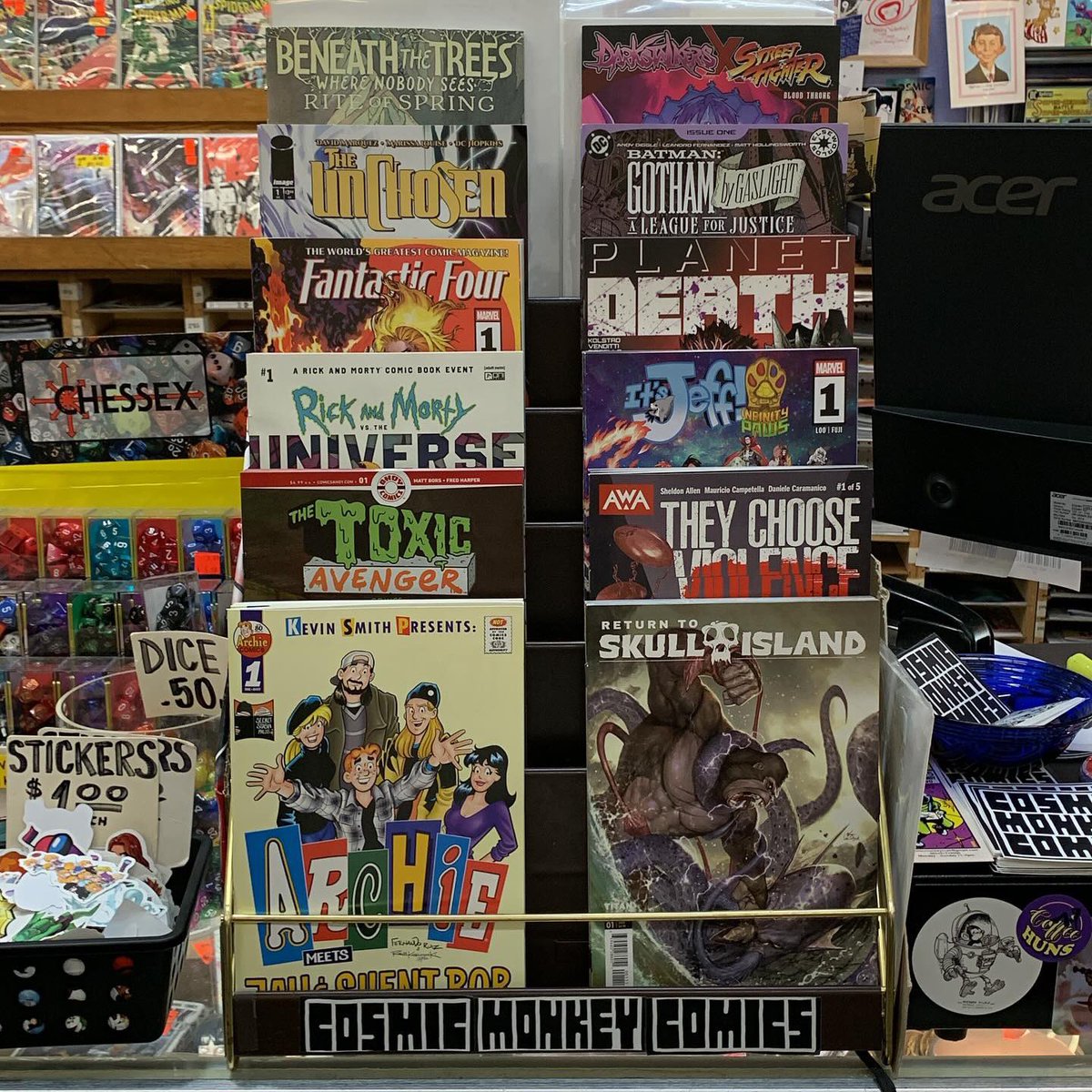 Here’s our featured rack! #archiemeetsjayandsilentbob #returntoskullisland #toxicavengercomics #theychooseviolence #rickandmortyvstheuniverse #itsjeffinfinitypaws #fantasticfour #planetdeath #theunchosen #batmangothambygaslightaleagueforjustice #beneaththeremainswherenobodysees