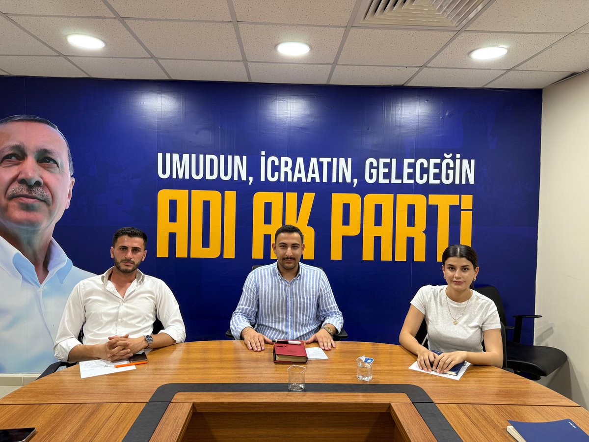 silivriakgenc's tweet photo. Haftalık olağan yönetim kurulu toplantımızı İlçe Başkanımız Utku KAPUCU'nun riyasetinde gerçekleştirdik.
Aldığımız kararlar hayırlara vesile olsun https://t.co/ZsmoSdPrTL