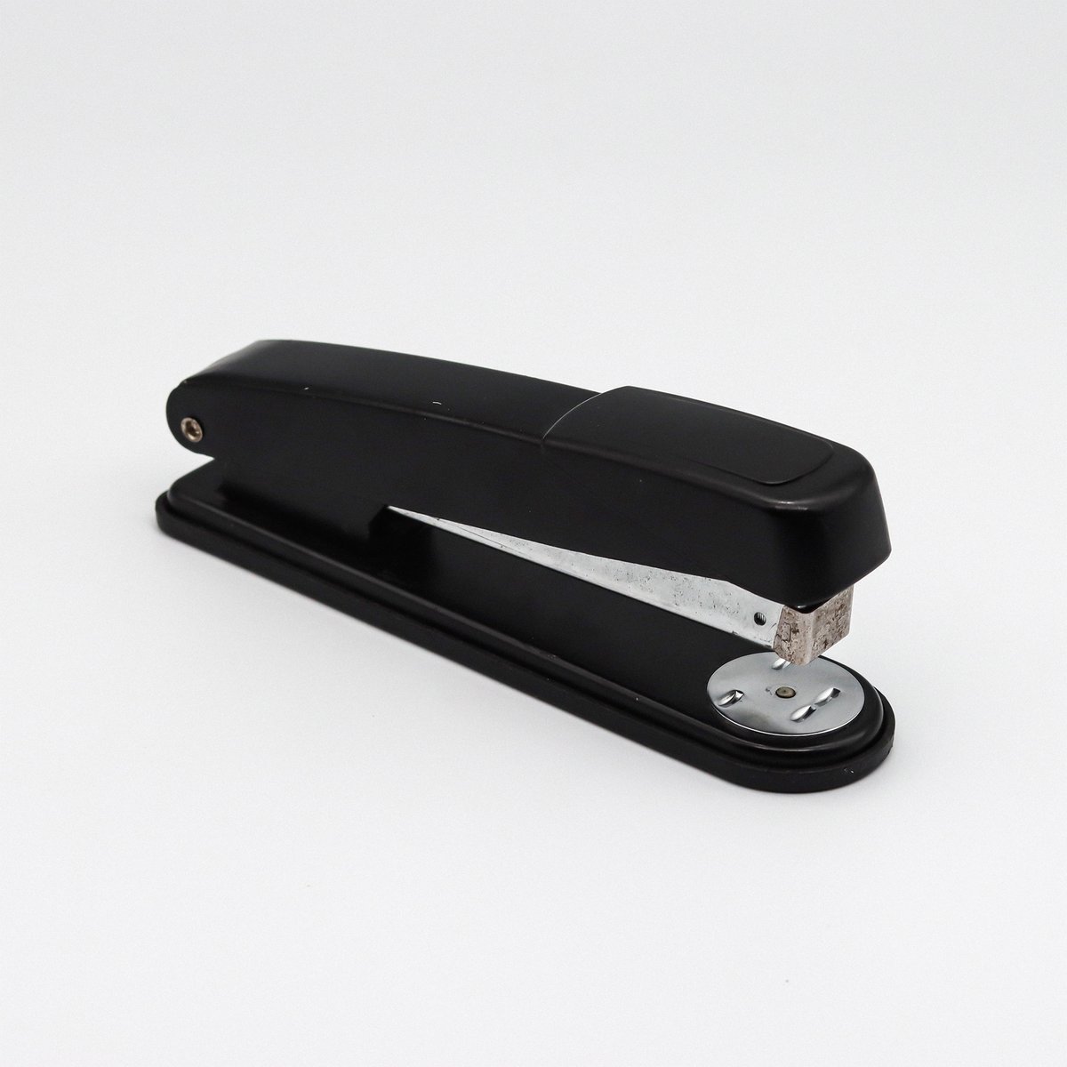 gamestop's tweet image. The infamous Switch 2 Stapler is now available for auction. Proceeds benefit Children’s Miracle Network Hospitals.
ebay.com/itm/3886885957…