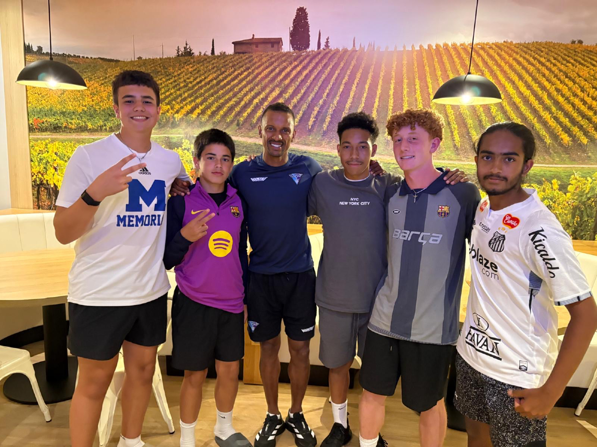 Indy Eleven affiliate players hanging with Portuguese Football Legend Nani after watching the Real Madrid vs PSG game in Barcelona, Spain. 

#ElevenForever #MemoriesMade
