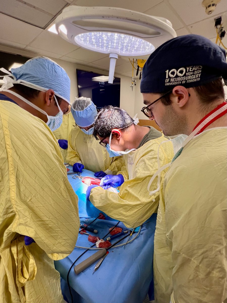 URNeurosurgery's tweet image. Hands on learning in action!
Our residents and medical students practiced cervical foraminotomies and laminoplasties during a recent skills lab, guided by Dr. Howard Silberstein 🧠🔧
#Neurosurgery #NeuroTwitter #MedEd #MedX #Residency