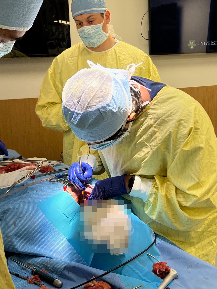 URNeurosurgery's tweet image. Hands on learning in action!
Our residents and medical students practiced cervical foraminotomies and laminoplasties during a recent skills lab, guided by Dr. Howard Silberstein 🧠🔧
#Neurosurgery #NeuroTwitter #MedEd #MedX #Residency