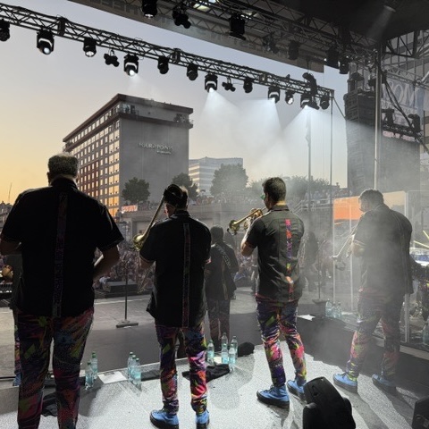 Thank you Charleston, WV for a great show this weekend! 🎇 It was great celebrating the 4th of July with you!