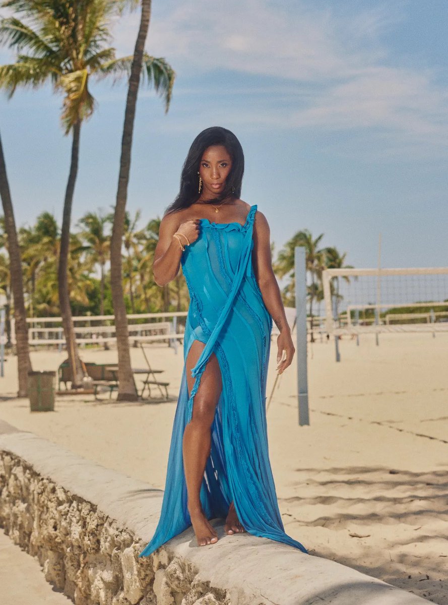 “When I look in the mirror, I see a strong, fearless woman who’s about to do the impossible.” Shelly-Ann Fraser-Pryce #Jamaican Icon
marieclaire.com/culture/shelly…
