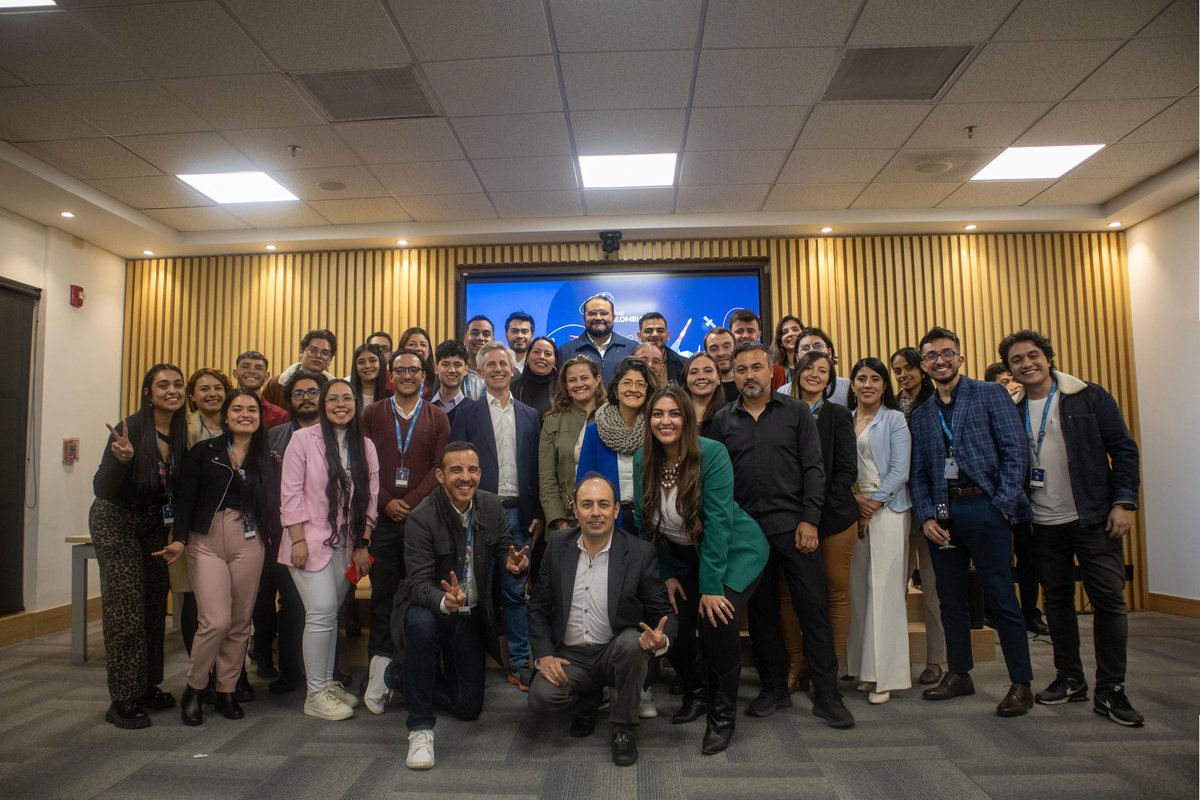 SIIGroupcol's tweet image. En @SIIGroupcol creemos en el poder de las personas, la colaboración y la visión compartida.

Hoy creamos soluciones que impactan el futuro. 🚀

#TalentoSiiGroupColombia #LetsTechTogether