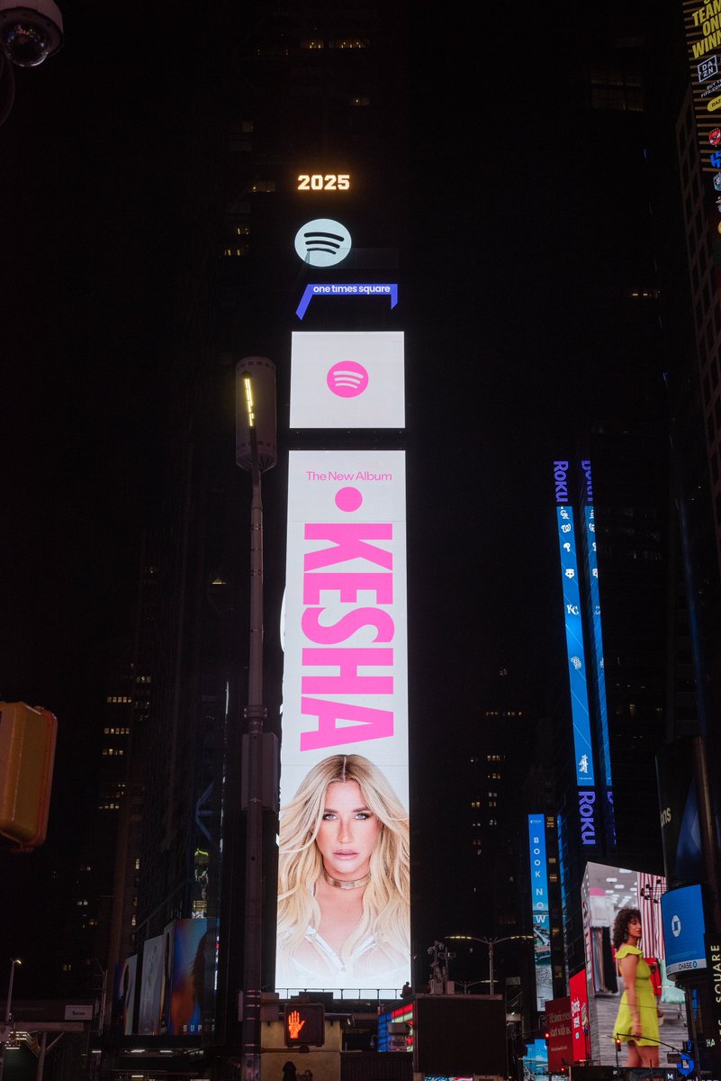 RecordsKesha's tweet image. NEW YORK, NY

open.spotify.com/album/6xp0NBjM…