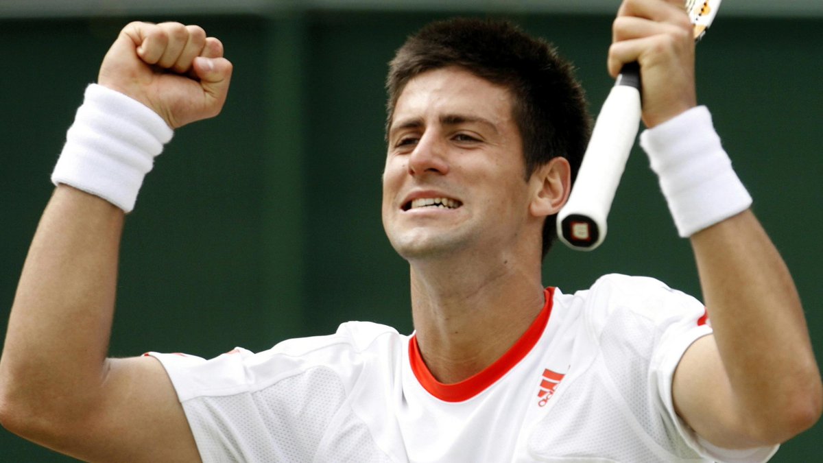 Y este dato también es increíble.

Djokovic llegó a su primera semifinal de Wimbledon en 2007 con 20 años. ¿Cuántos años tenían los actuales semifinalistas?

🇺🇸 Fritz, 9 años.
🇮🇹 Sinner, 5 años
🇪🇸 Alcaraz, 4 años