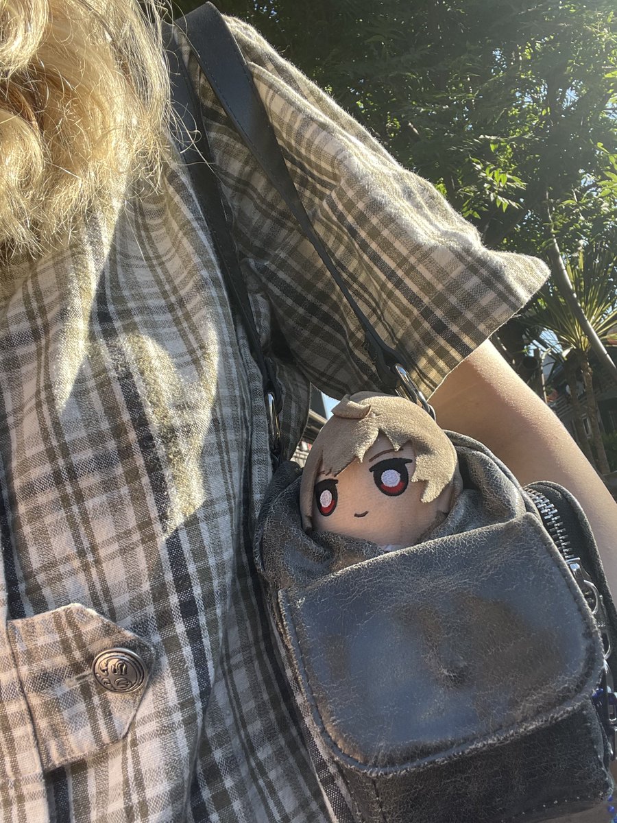 strayuu's tweet image. he must come with me everywhere