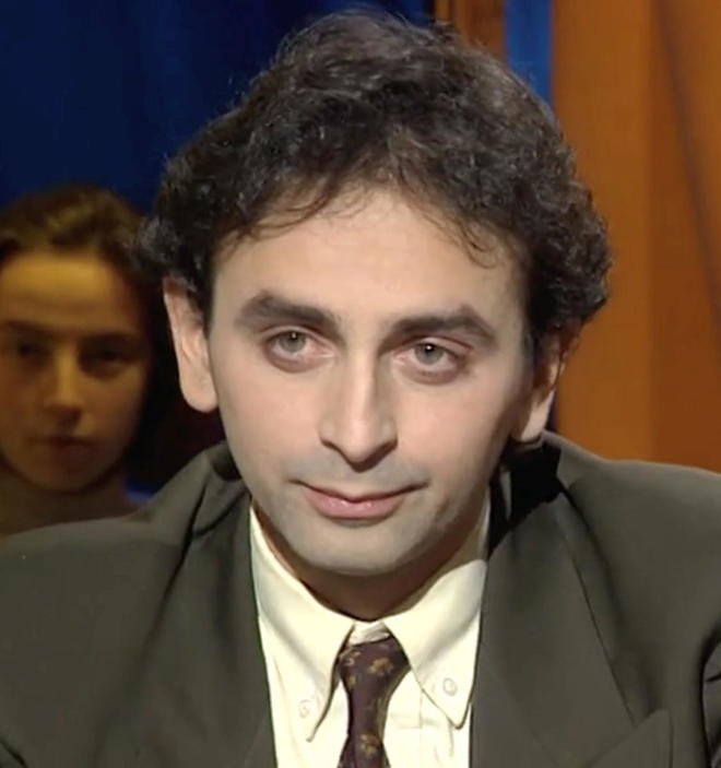 CaptNyar's tweet photo. Breaking: 2021 Timothée Chalamet cast as young Éric Zemmour https://t.co/dQGvp5IojE