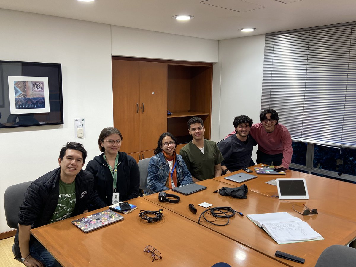 <a href="/LabCBMU/">LabCBMU</a> reunión de bienvenida #medicina #uniandes y continuando con proyectos de investigación biomédica en pregrado